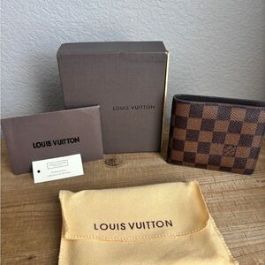 100% Authentic Louis Vuitton Brown Checkered Wallet